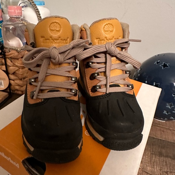 Timberland Wheat Boot - Picture 2 of 7